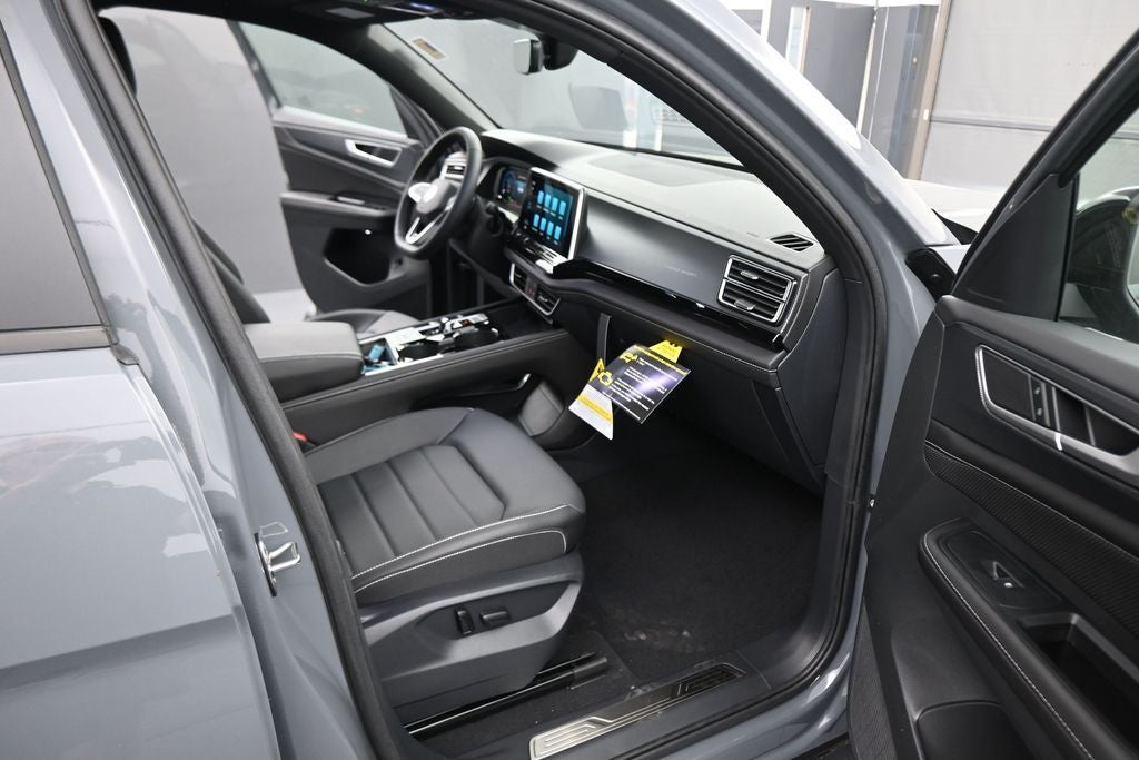 2026 Volkswagen Atlas Cross Sport 2.0T SEL R-Line Black
