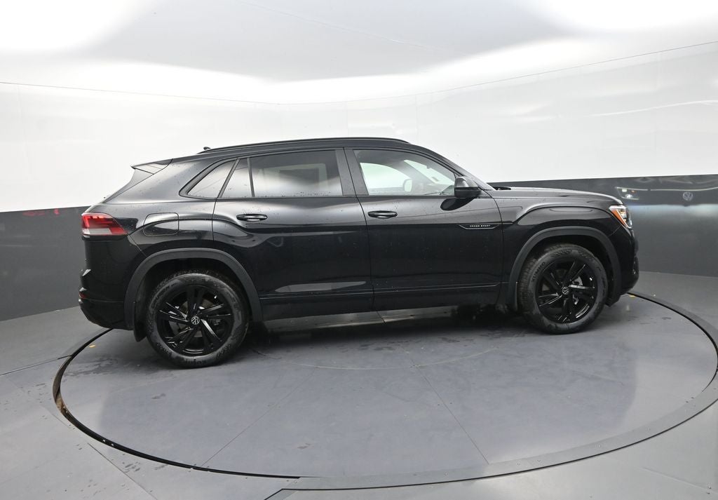 2026 Volkswagen Atlas Cross Sport 2.0T SEL R-Line Black