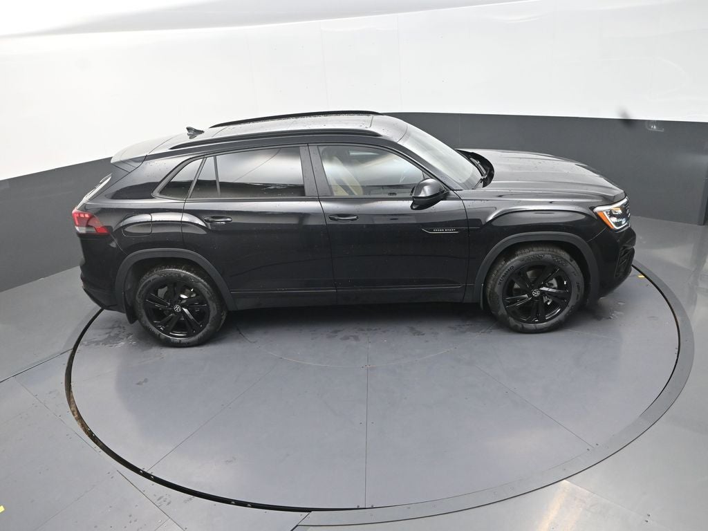 2026 Volkswagen Atlas Cross Sport 2.0T SEL R-Line Black