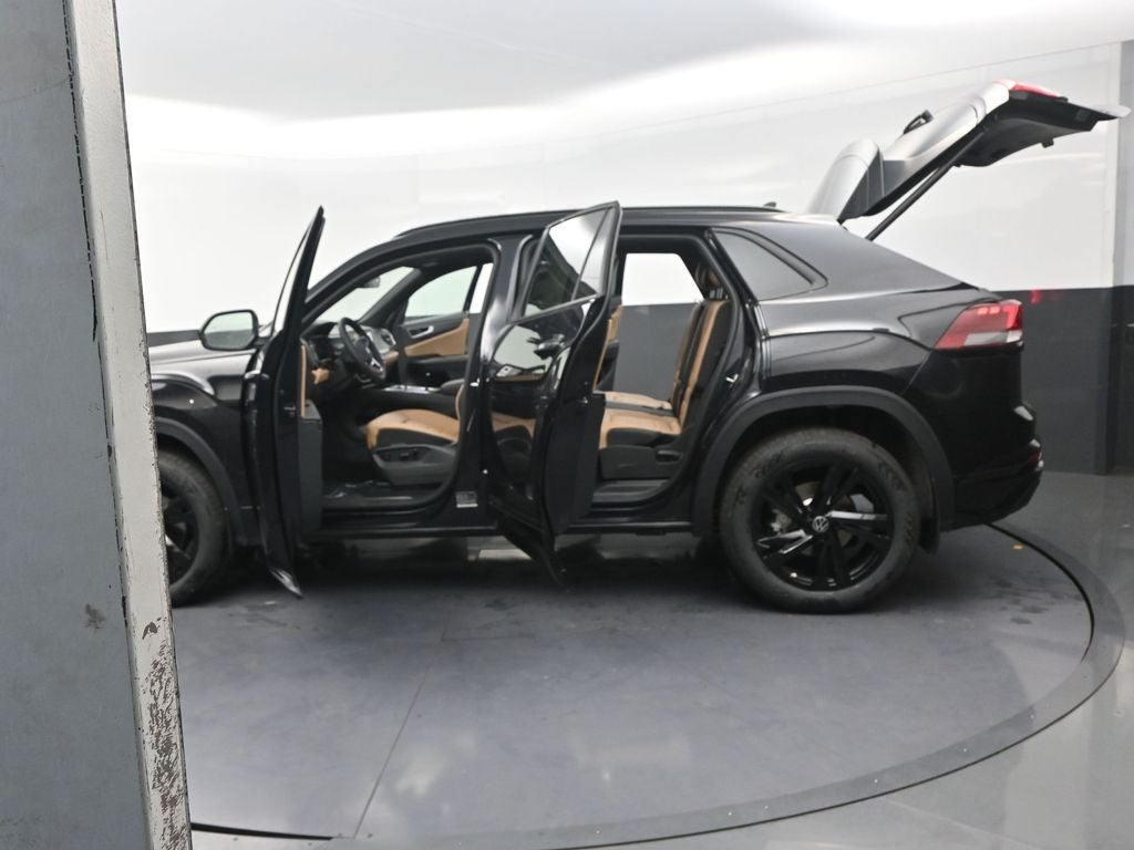 2026 Volkswagen Atlas Cross Sport 2.0T SEL R-Line Black