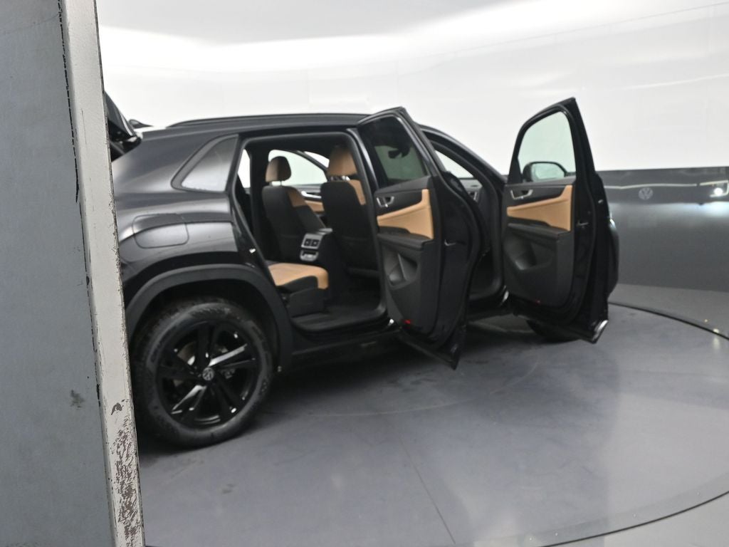 2026 Volkswagen Atlas Cross Sport 2.0T SEL R-Line Black