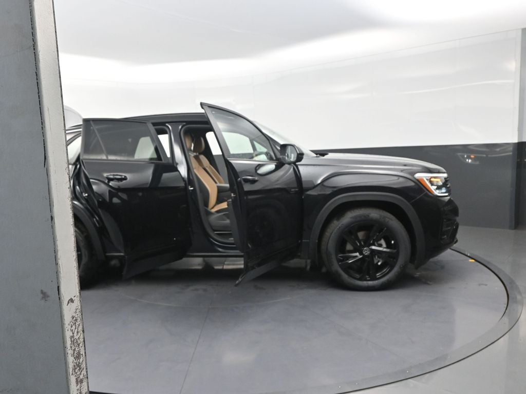 2026 Volkswagen Atlas Cross Sport 2.0T SEL R-Line Black