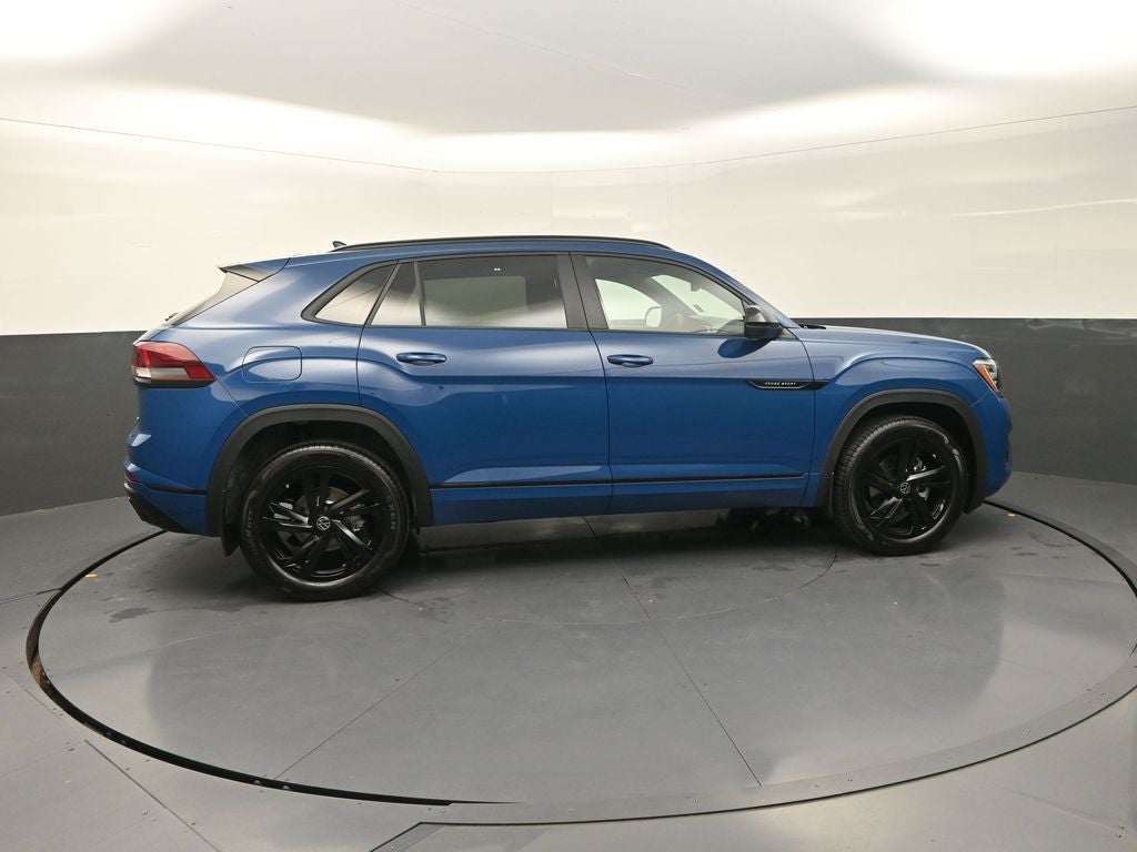 2026 Volkswagen Atlas Cross Sport 2.0T SEL R-Line Black