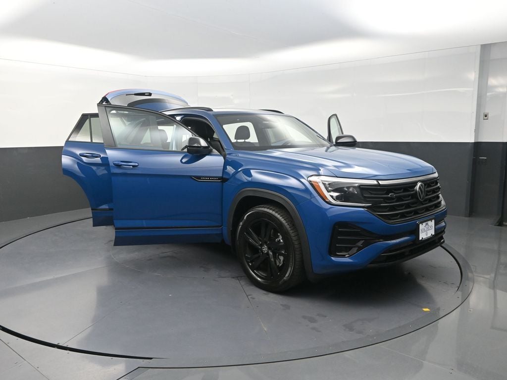 2026 Volkswagen Atlas Cross Sport 2.0T SEL R-Line Black