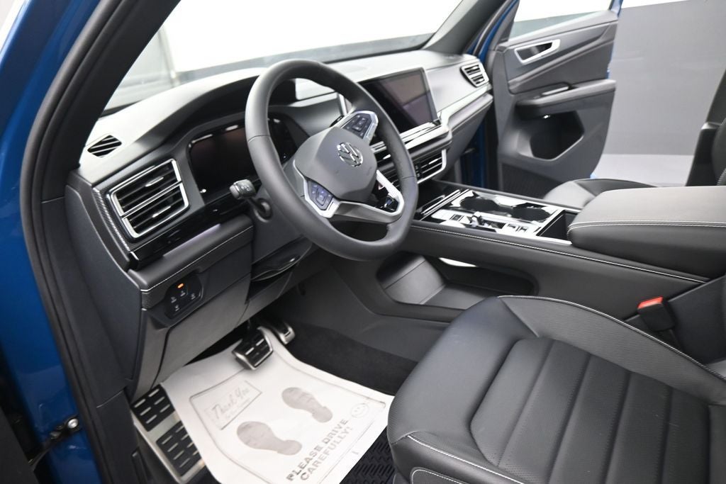 2026 Volkswagen Atlas Cross Sport 2.0T SEL R-Line Black