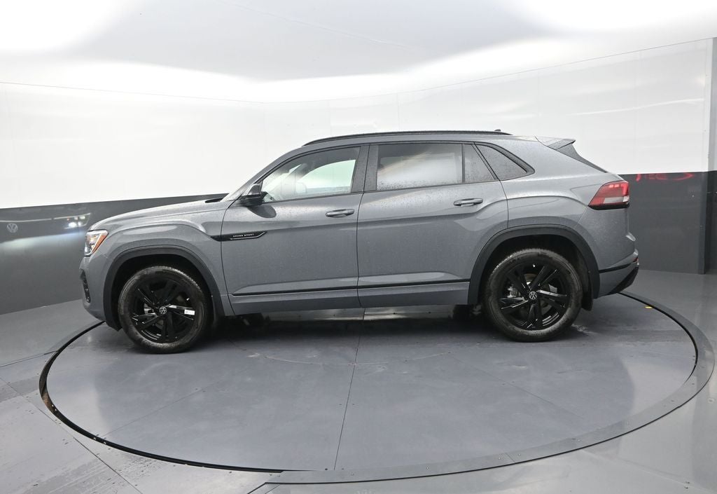 2026 Volkswagen Atlas Cross Sport 2.0T SEL R-Line Black