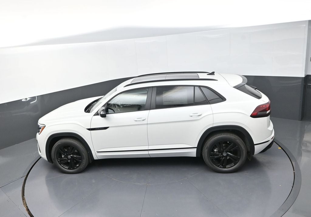 2026 Volkswagen Atlas Cross Sport 2.0T SEL R-Line Black