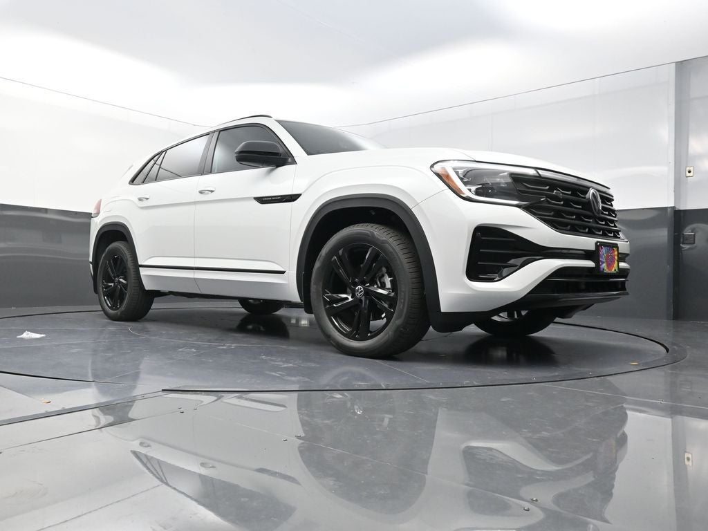 2026 Volkswagen Atlas Cross Sport 2.0T SEL R-Line Black