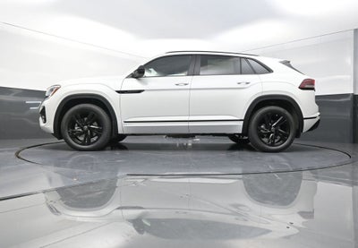 2026 Volkswagen Atlas Cross Sport 2.0T SEL R-Line Black