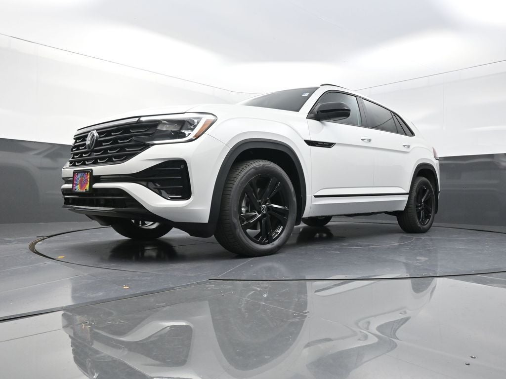 2026 Volkswagen Atlas Cross Sport 2.0T SEL R-Line Black