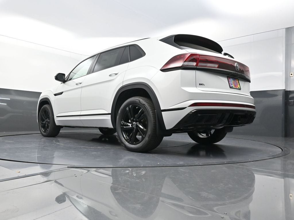 2026 Volkswagen Atlas Cross Sport 2.0T SEL R-Line Black