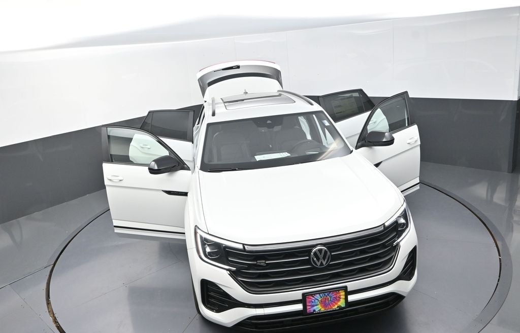 2026 Volkswagen Atlas Cross Sport 2.0T SEL R-Line Black