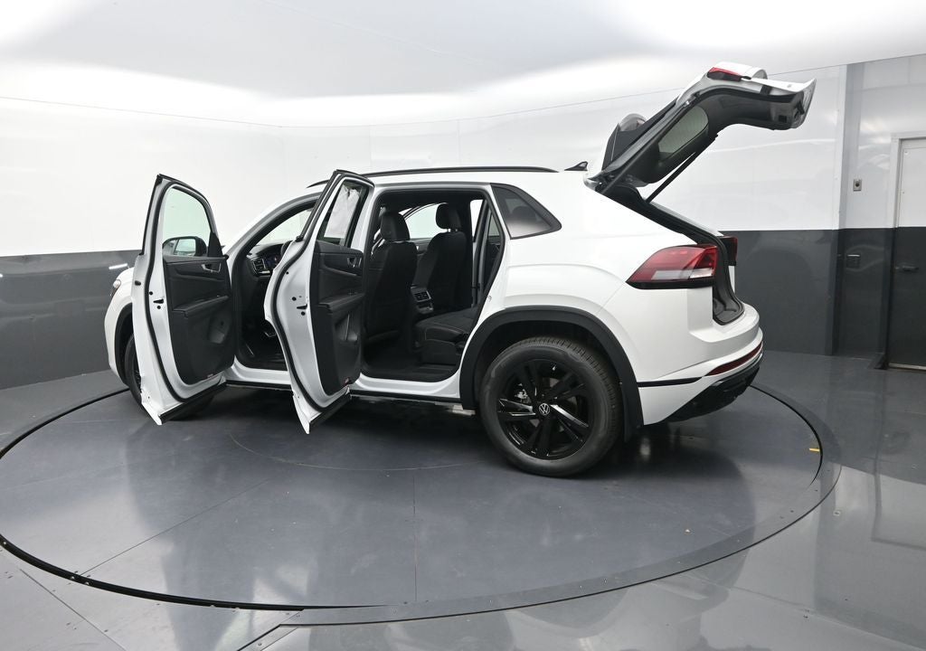 2026 Volkswagen Atlas Cross Sport 2.0T SEL R-Line Black