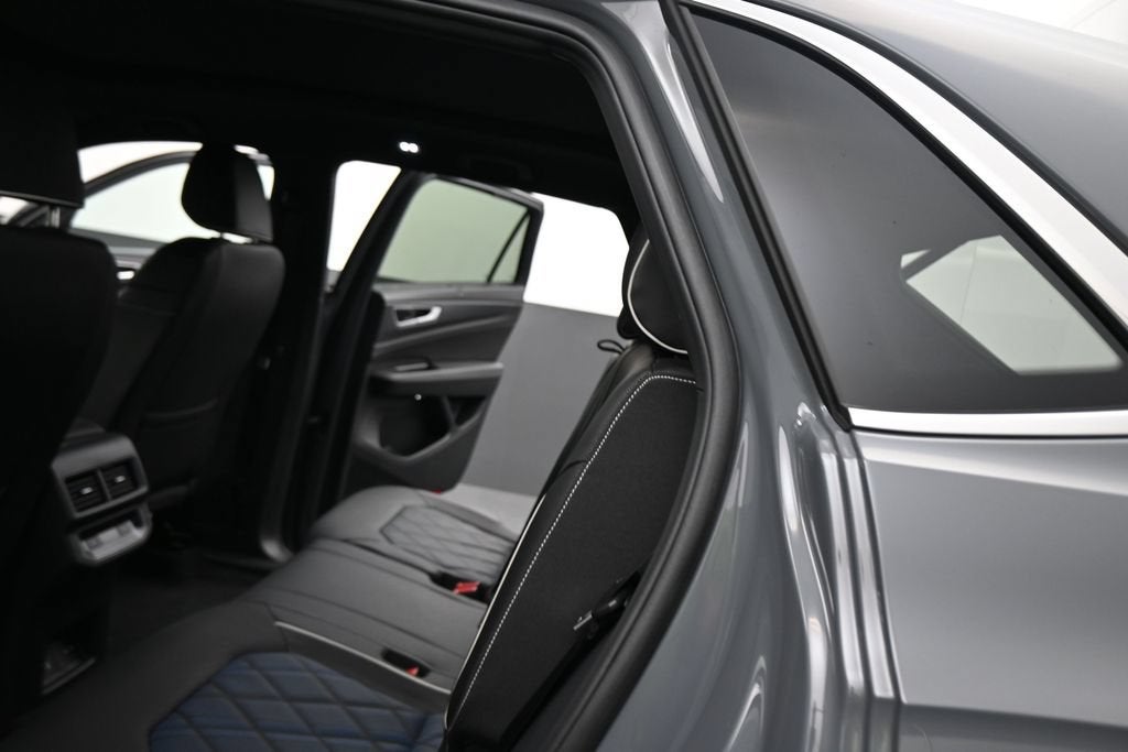 2026 Volkswagen Atlas Cross Sport SEL Premium R-Line