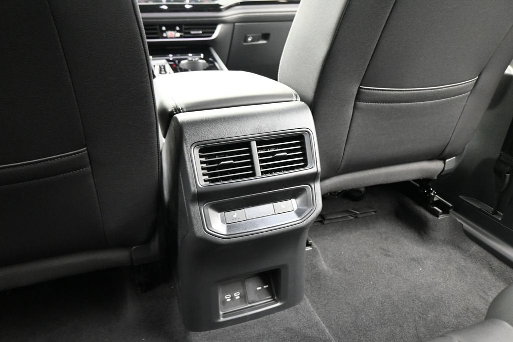 2026 Volkswagen Atlas Cross Sport SEL Premium R-Line