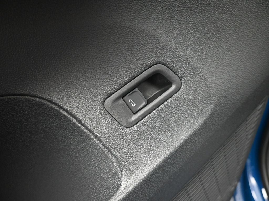 2025 Volkswagen Atlas Cross Sport 2.0T SEL Premium R-Line