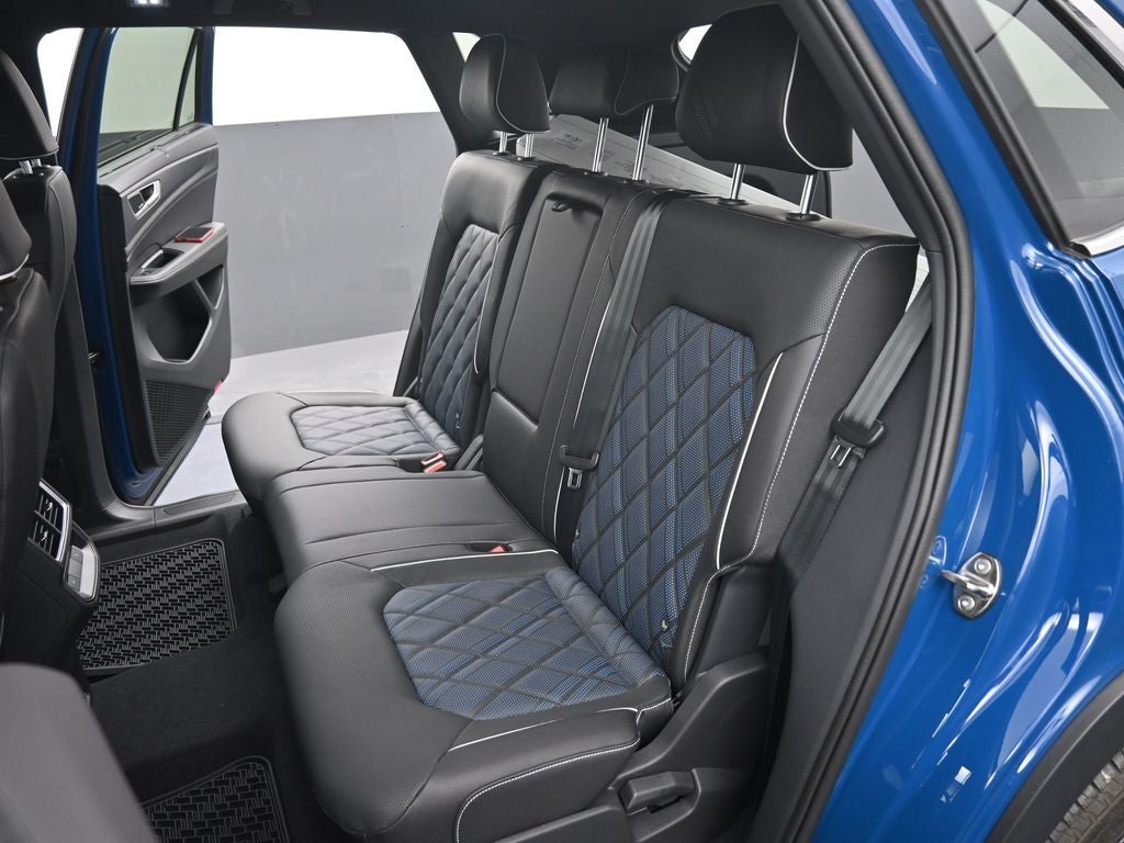 2025 Volkswagen Atlas Cross Sport 2.0T SEL Premium R-Line