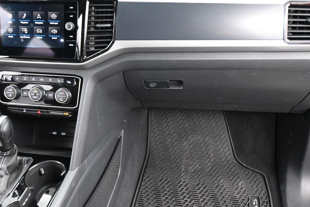 2023 Volkswagen Atlas Cross Sport 3.6L V6 SEL Premium R-Line