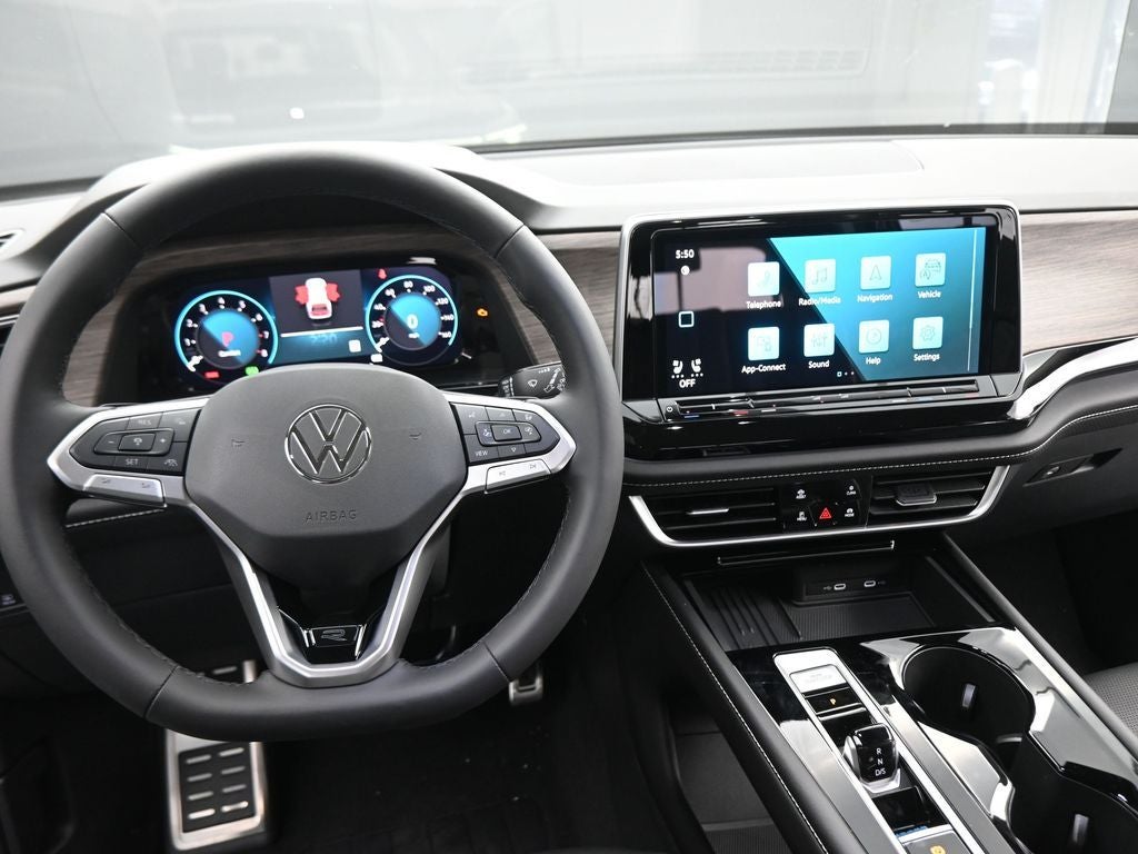 2026 Volkswagen Atlas 2.0T SEL Premium R-Line