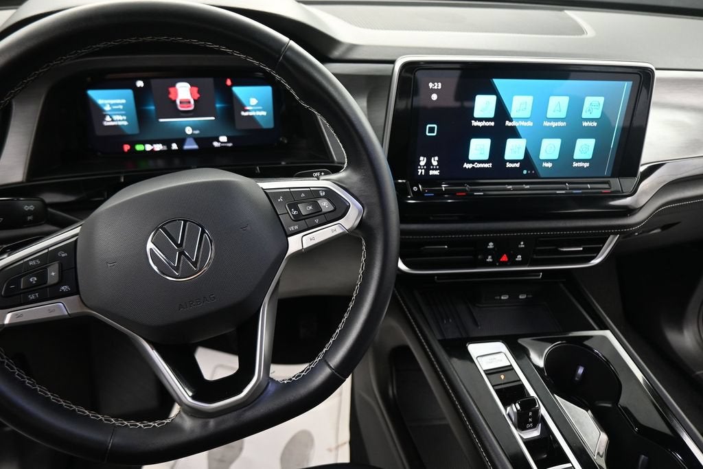 2026 Volkswagen Atlas Cross Sport 2.0T SE w/Technology