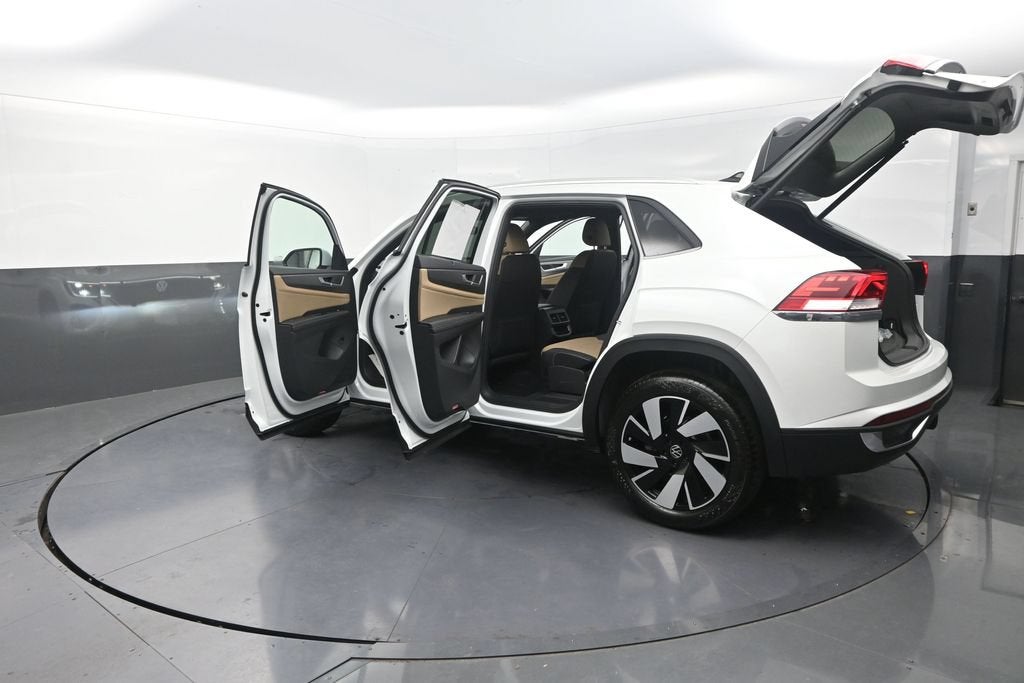 2026 Volkswagen Atlas Cross Sport 2.0T SE w/Technology