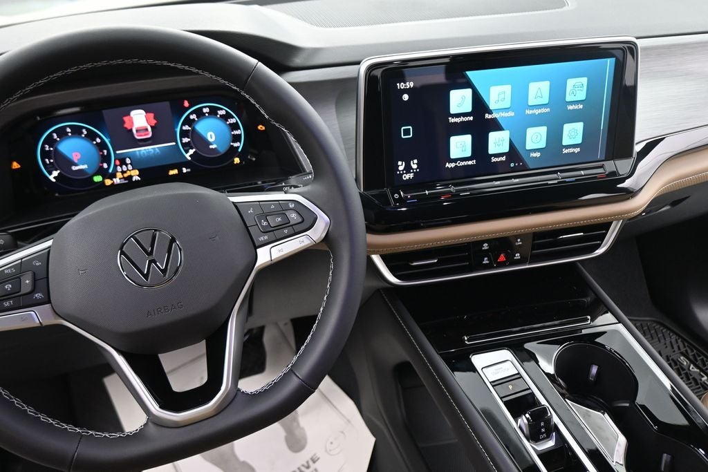 2026 Volkswagen Atlas Cross Sport 2.0T SE w/Technology