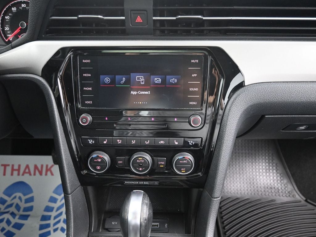 2022 Volkswagen Passat 2.0T SE