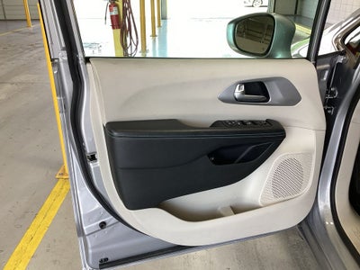 2018 Chrysler Pacifica Hybrid Touring Plus