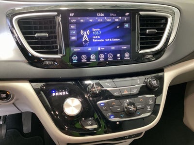 2018 Chrysler Pacifica Hybrid Touring Plus
