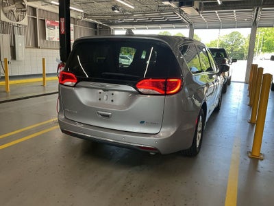 2018 Chrysler Pacifica Hybrid Touring Plus