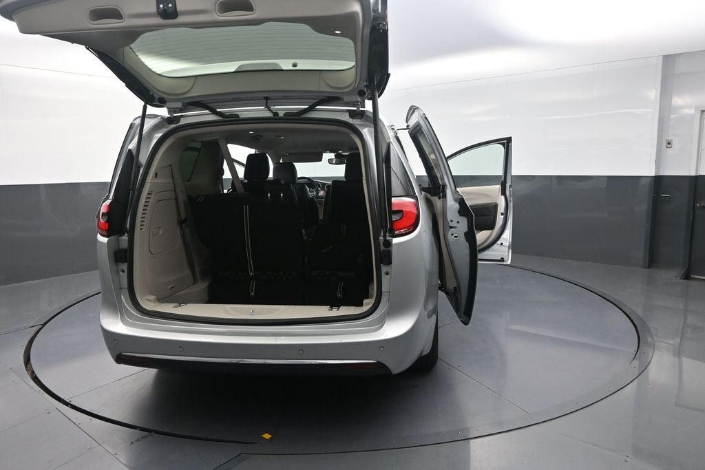 2024 Chrysler Pacifica Hybrid Select