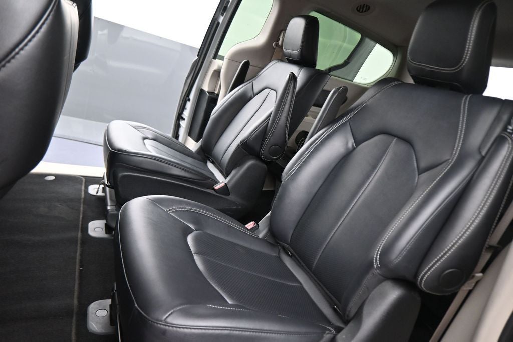 2024 Chrysler Pacifica Hybrid Select