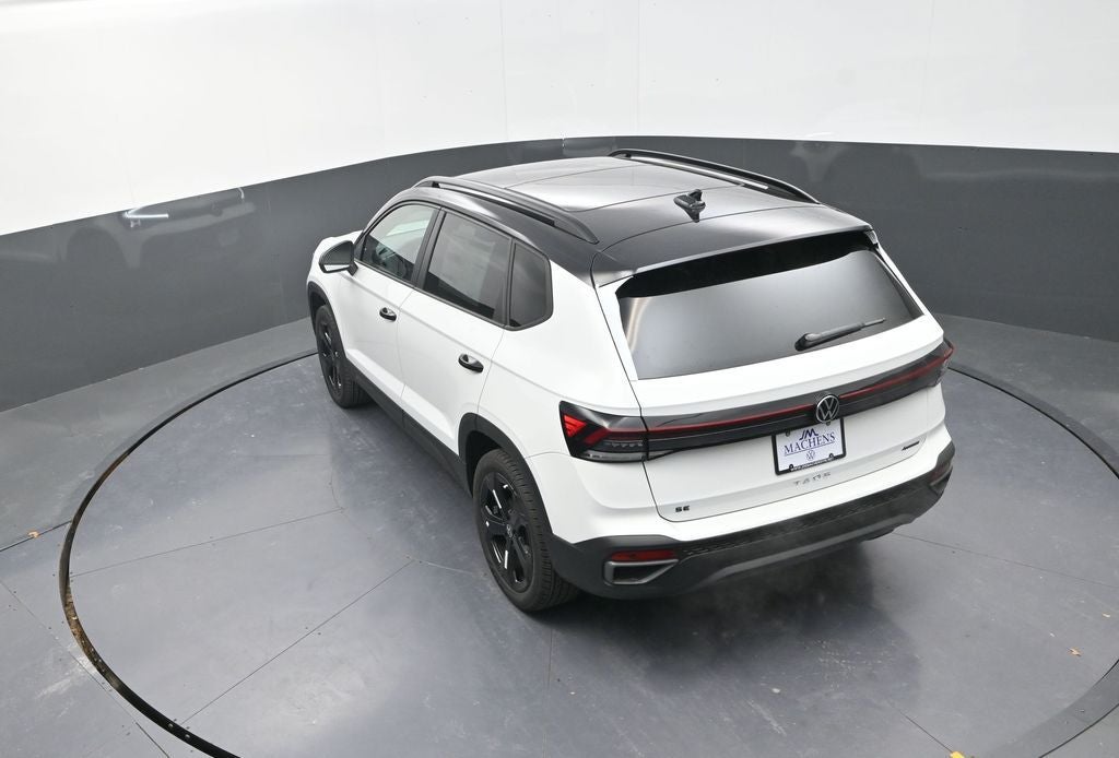 2026 Volkswagen Taos 1.5T SE Black