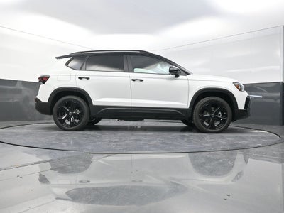 2026 Volkswagen Taos 1.5T SE Black