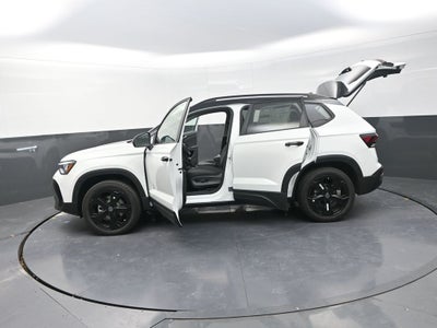 2026 Volkswagen Taos 1.5T SE Black