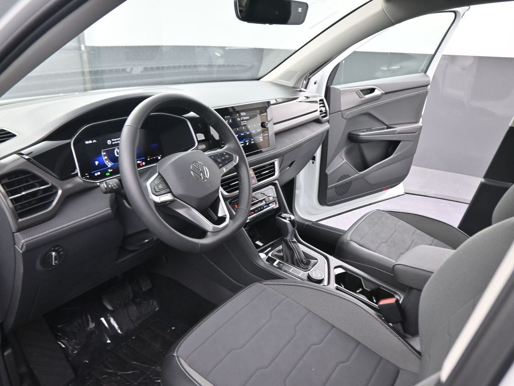 2026 Volkswagen Taos 1.5T SE Black