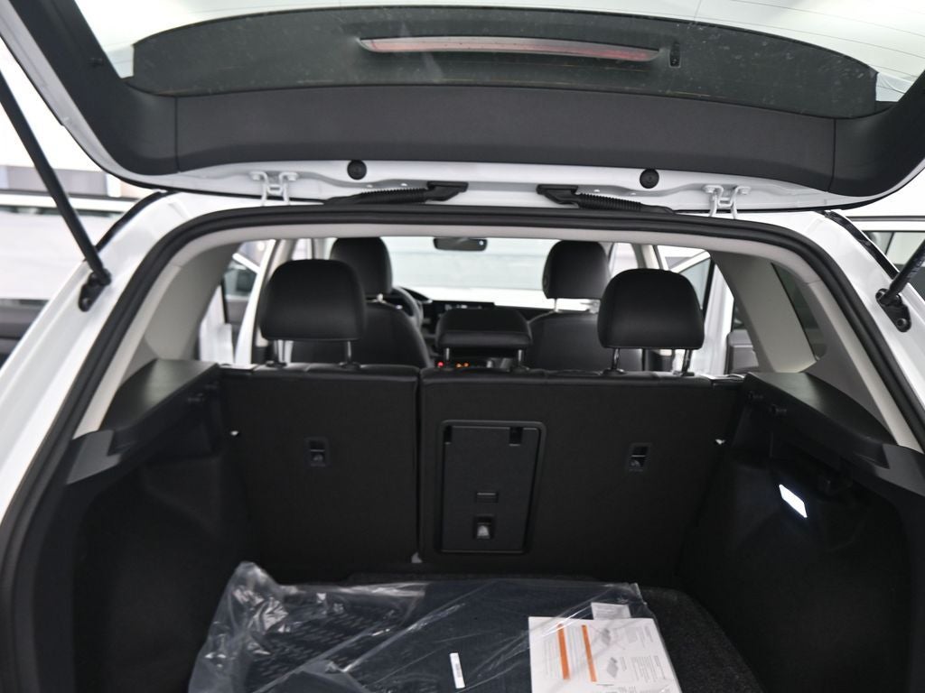 2026 Volkswagen Taos 1.5T SE Black