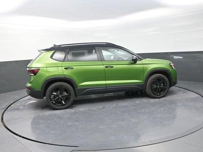 2026 Volkswagen Taos 1.5T SE Black