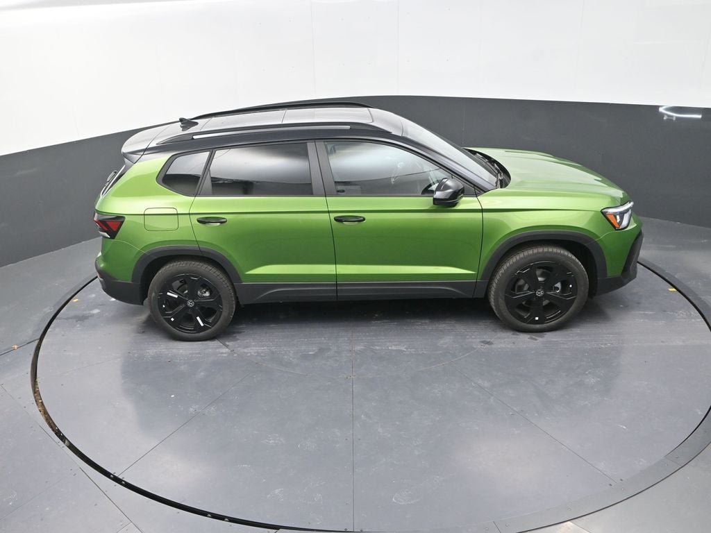 2026 Volkswagen Taos 1.5T SE Black