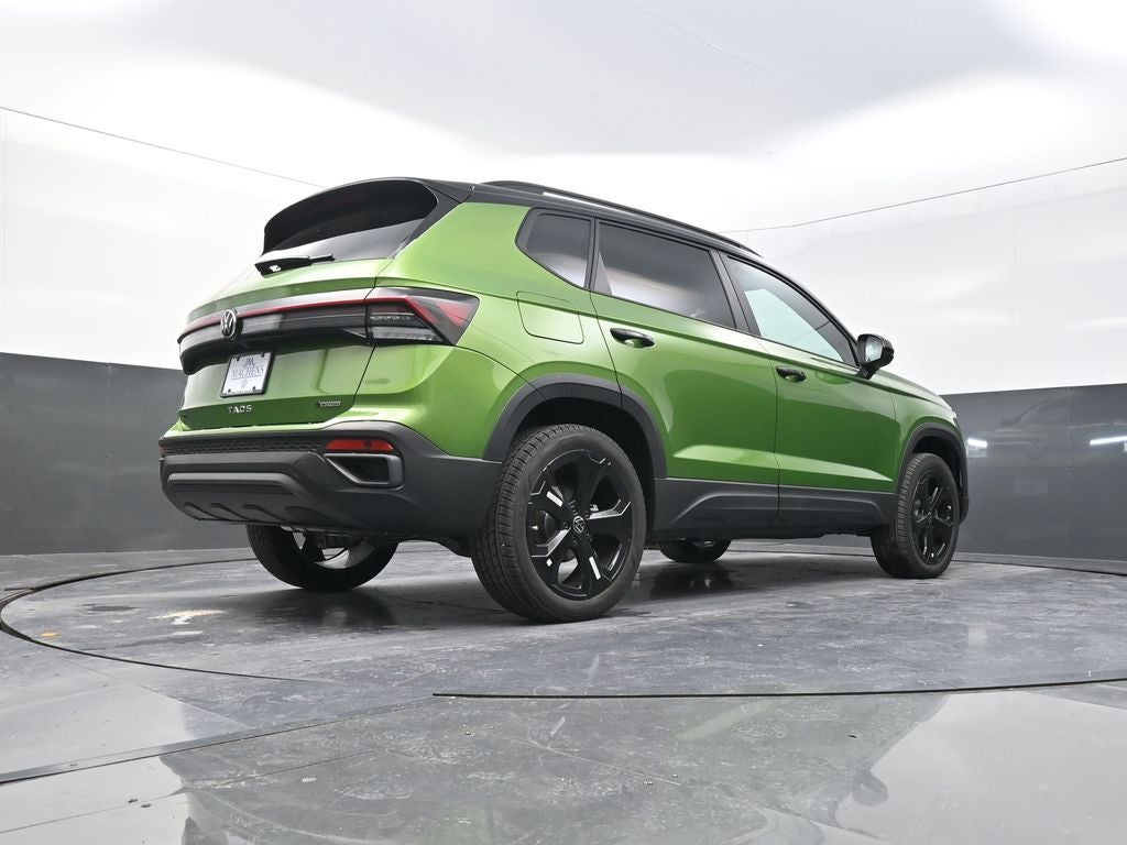 2026 Volkswagen Taos 1.5T SE Black