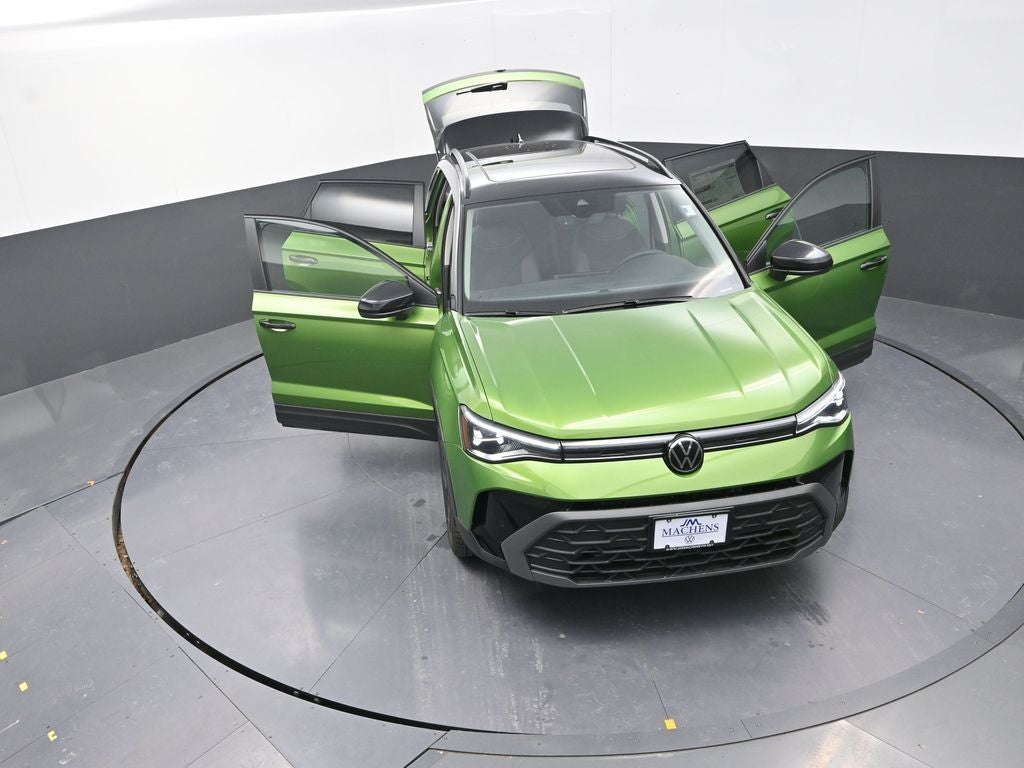 2026 Volkswagen Taos 1.5T SE Black