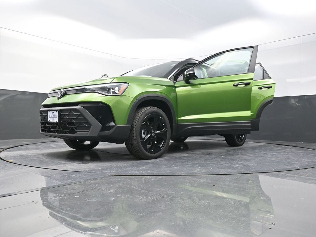 2026 Volkswagen Taos 1.5T SE Black