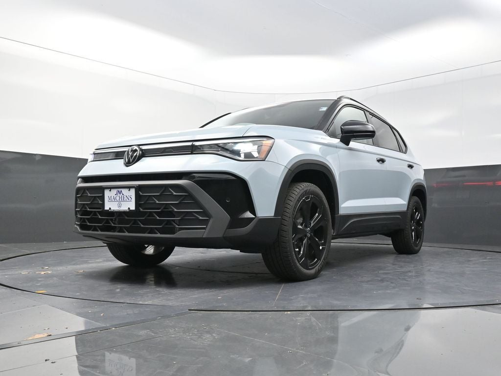 2026 Volkswagen Taos 1.5T SE Black