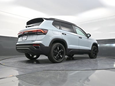 2026 Volkswagen Taos 1.5T SE Black