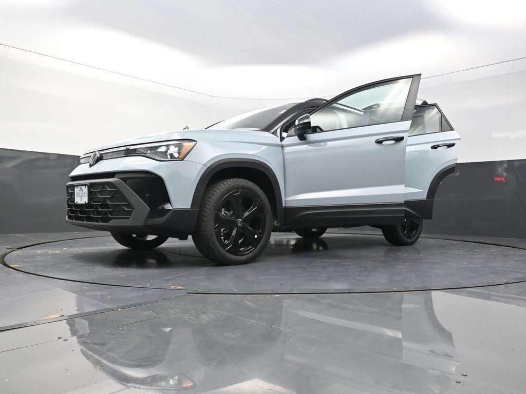 2026 Volkswagen Taos 1.5T SE Black