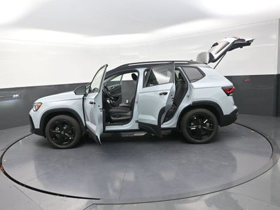 2026 Volkswagen Taos 1.5T SE Black