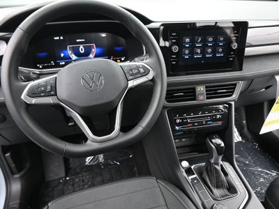 2026 Volkswagen Taos 1.5T SE Black