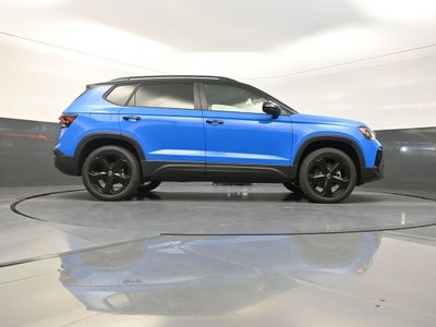 2026 Volkswagen Taos 1.5T SE Black