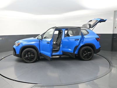 2026 Volkswagen Taos 1.5T SE Black