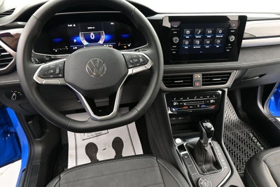 2026 Volkswagen Taos 1.5T SE Black